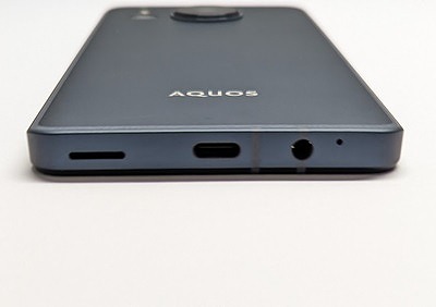 au AQUOS sense8 SHG11 USB端子 イヤホンジャック
