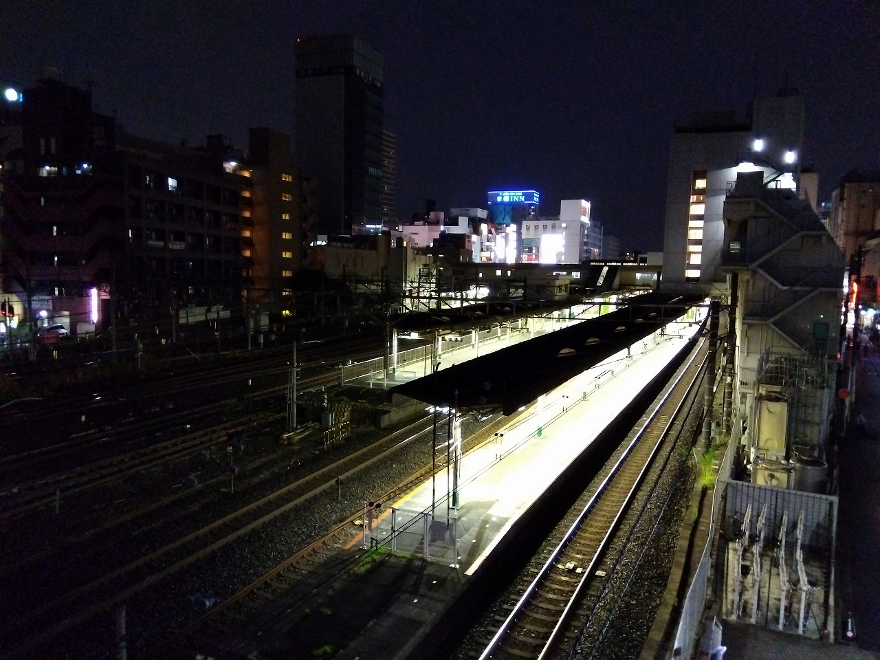 ドコモ AQUOS wish2 カメラ レビュー 夜景