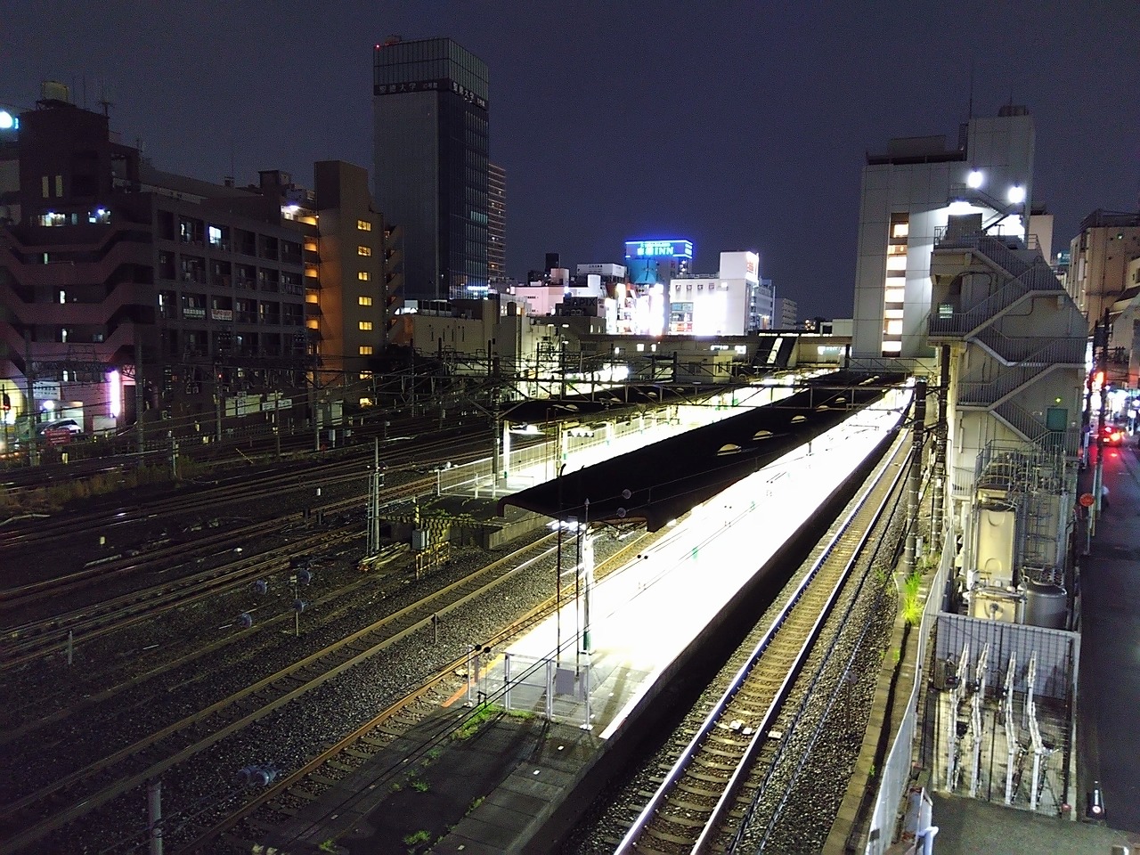 AQUOS wish2 カメラ レビュー 夜景 夜間モード